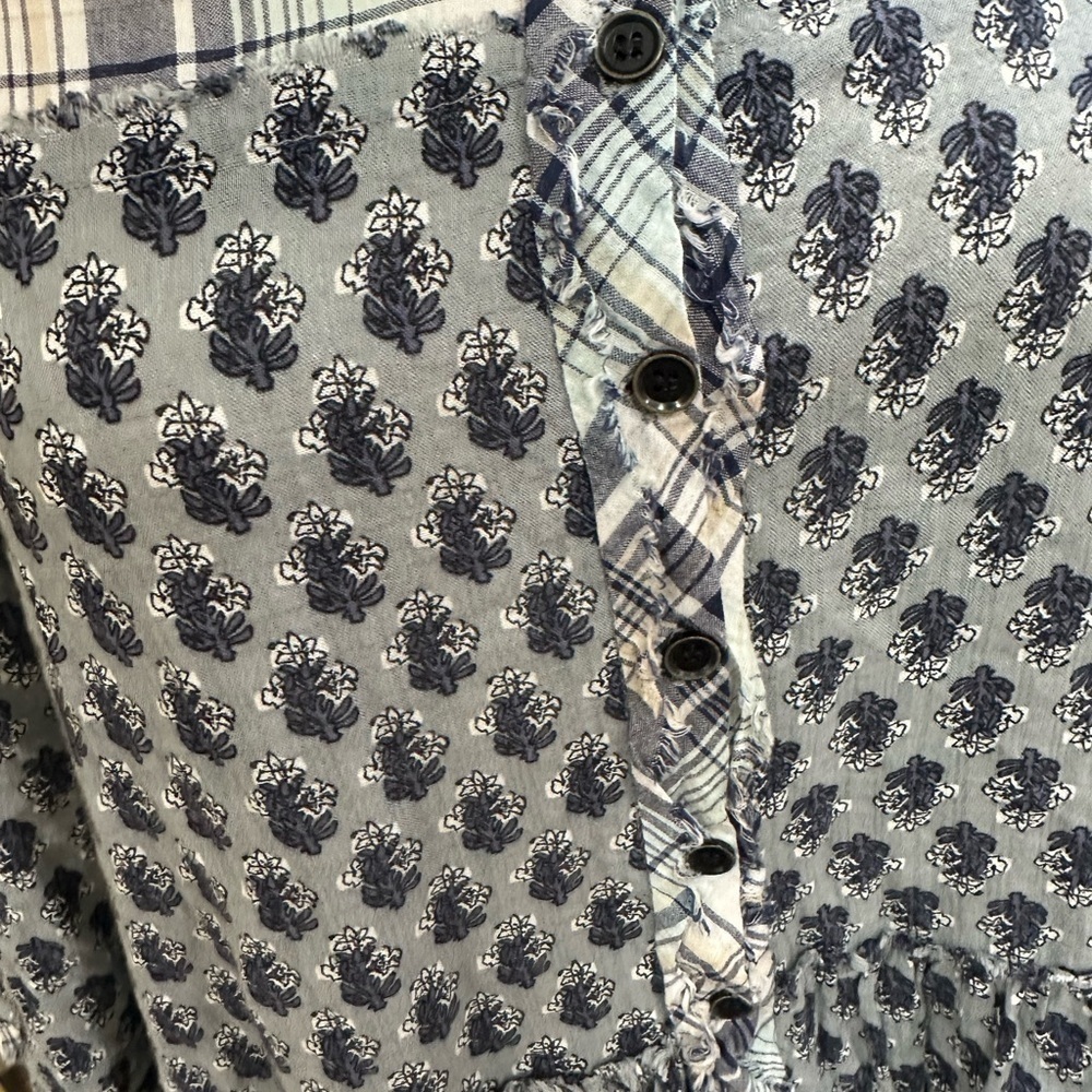 Altar’d State Plaid and Floral Women's Top size medium - Picture 2 of 4